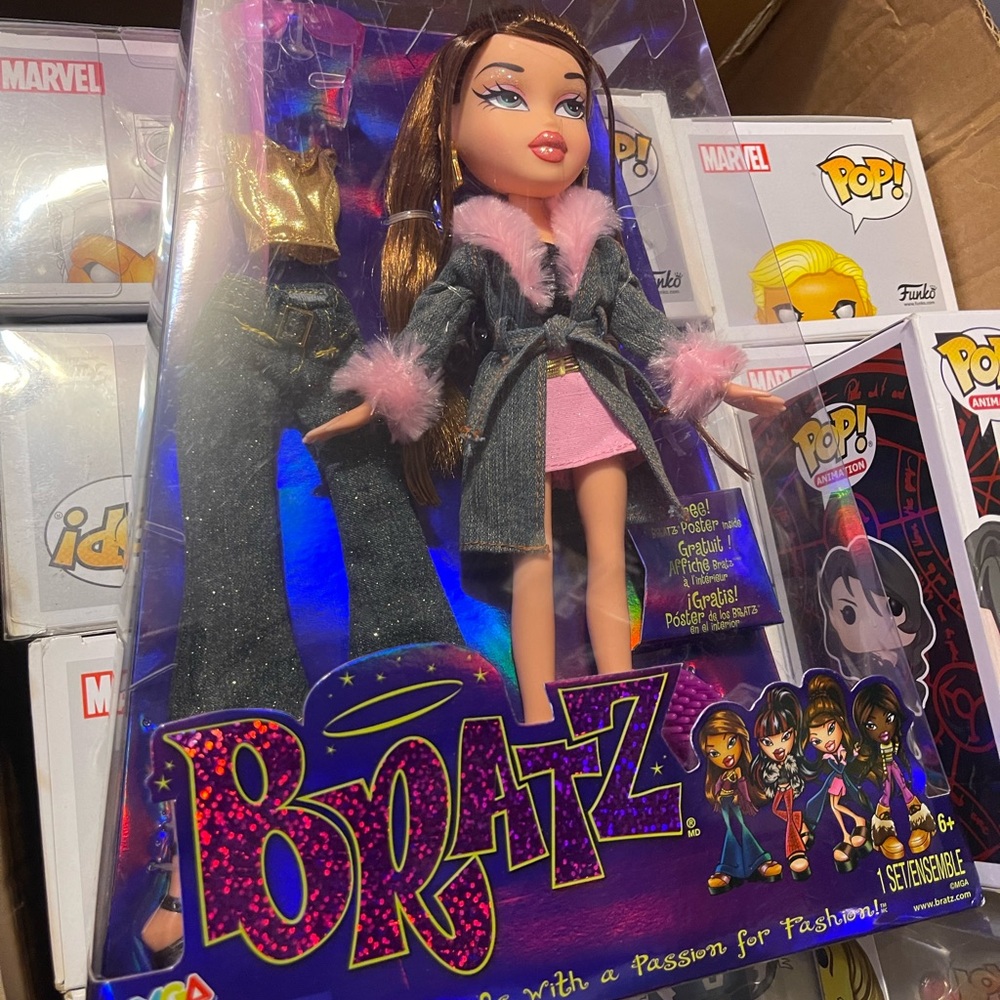 Dana Bratz Doll with Pink and Gray Outfit